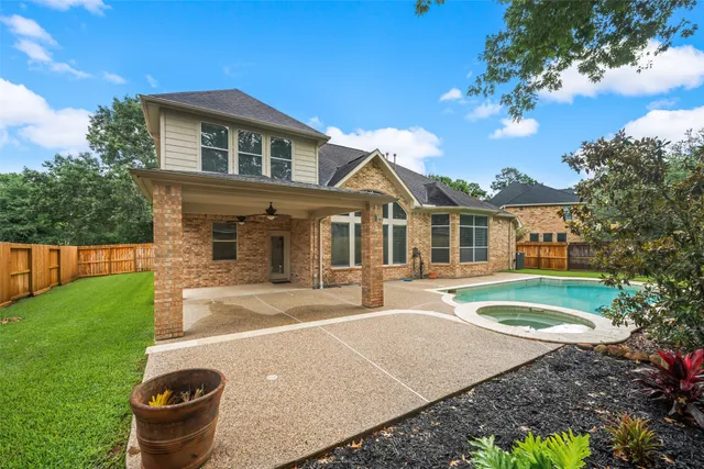 $565,000 | 6014 Shady Birch Hollow, Houston, TX 77345