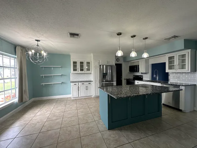$2,350 | 461 Southeast Skipper Lane, Port St. Lucie, FL 34983