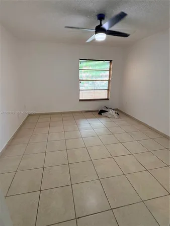 $2,600 | 17600 Northwest 68th Avenue, Unit B2004, Hialeah, FL 33015