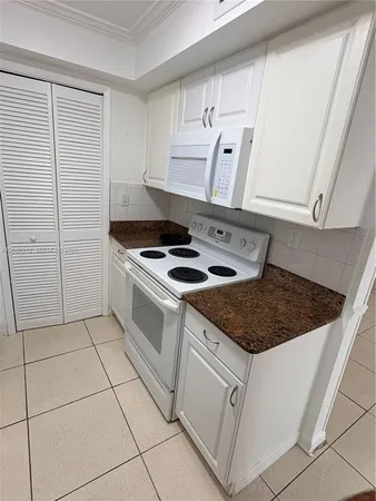 $2,600 | 17600 Northwest 68th Avenue, Unit B2004, Hialeah, FL 33015