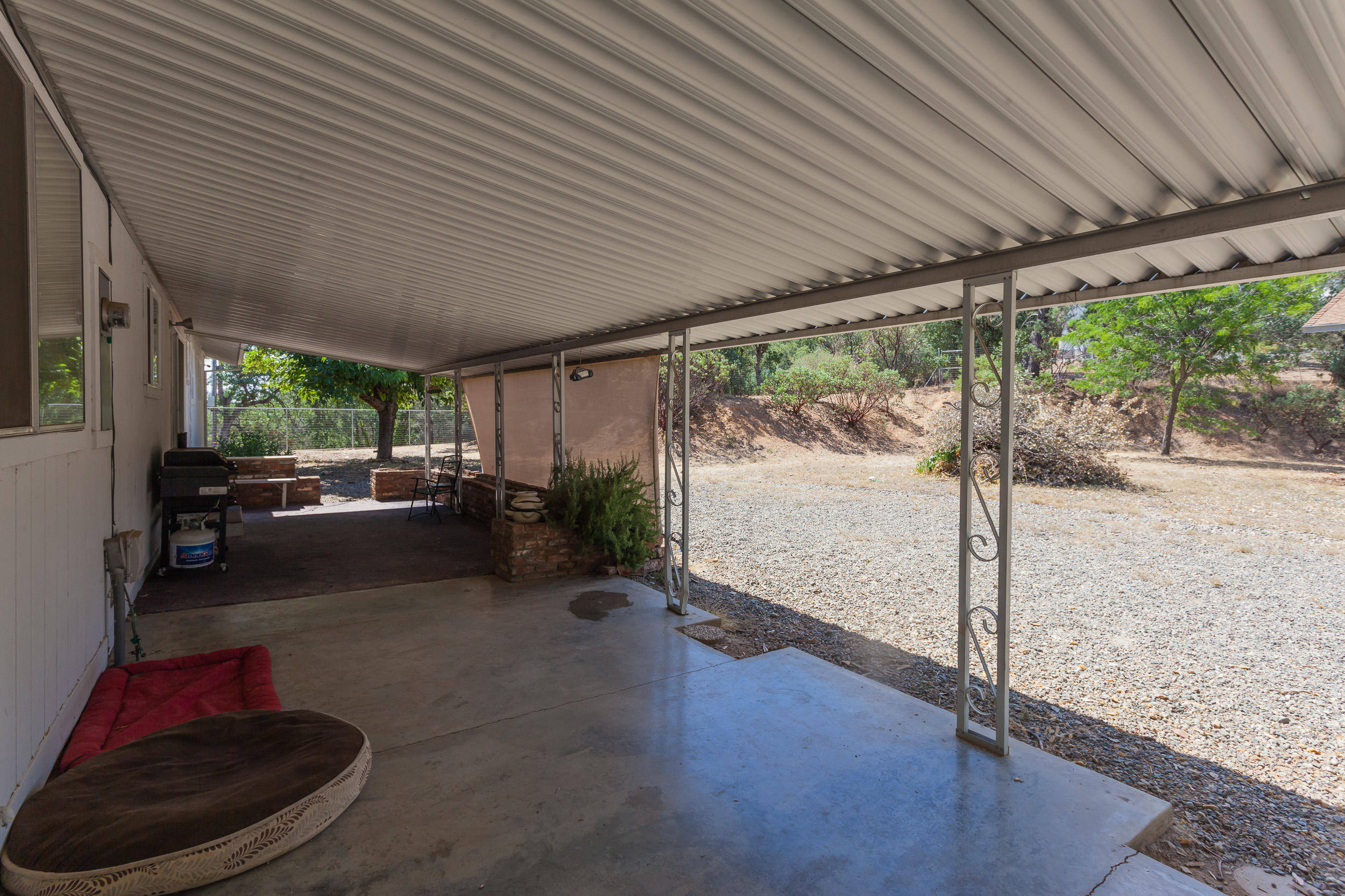 8680 Valley View Road Redding, CA 96001 - Photo 23 of 33