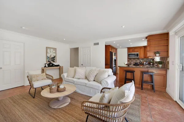 $1,049,000 | 1297 Halifax Court, Ventura, CA 93004
