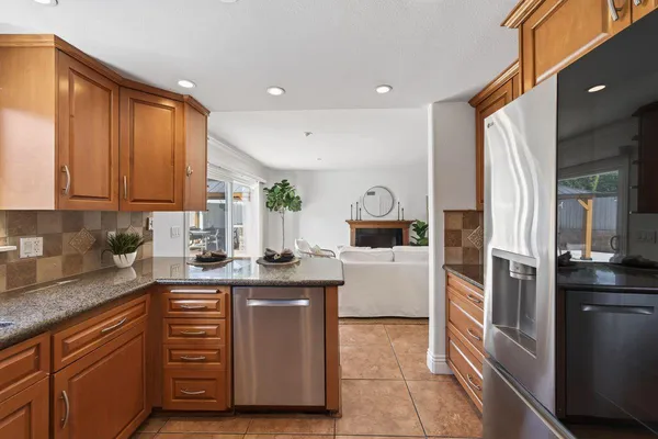 $1,049,000 | 1297 Halifax Court, Ventura, CA 93004