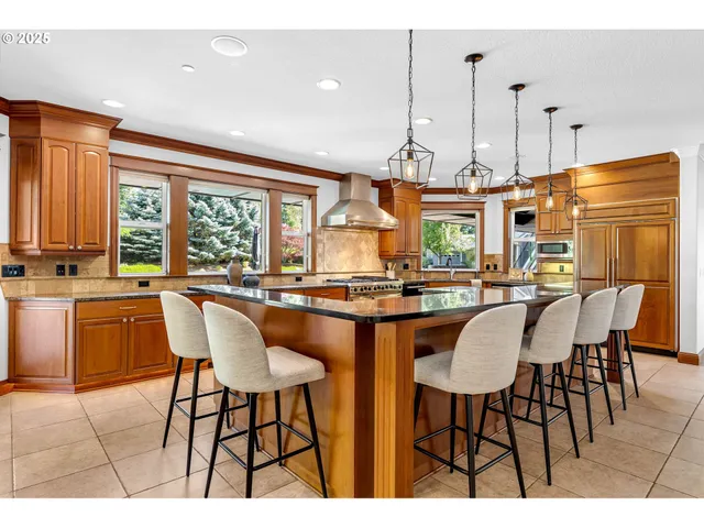$3,750,000 | 2801 Northwest 155th Street, Vancouver, WA 98685