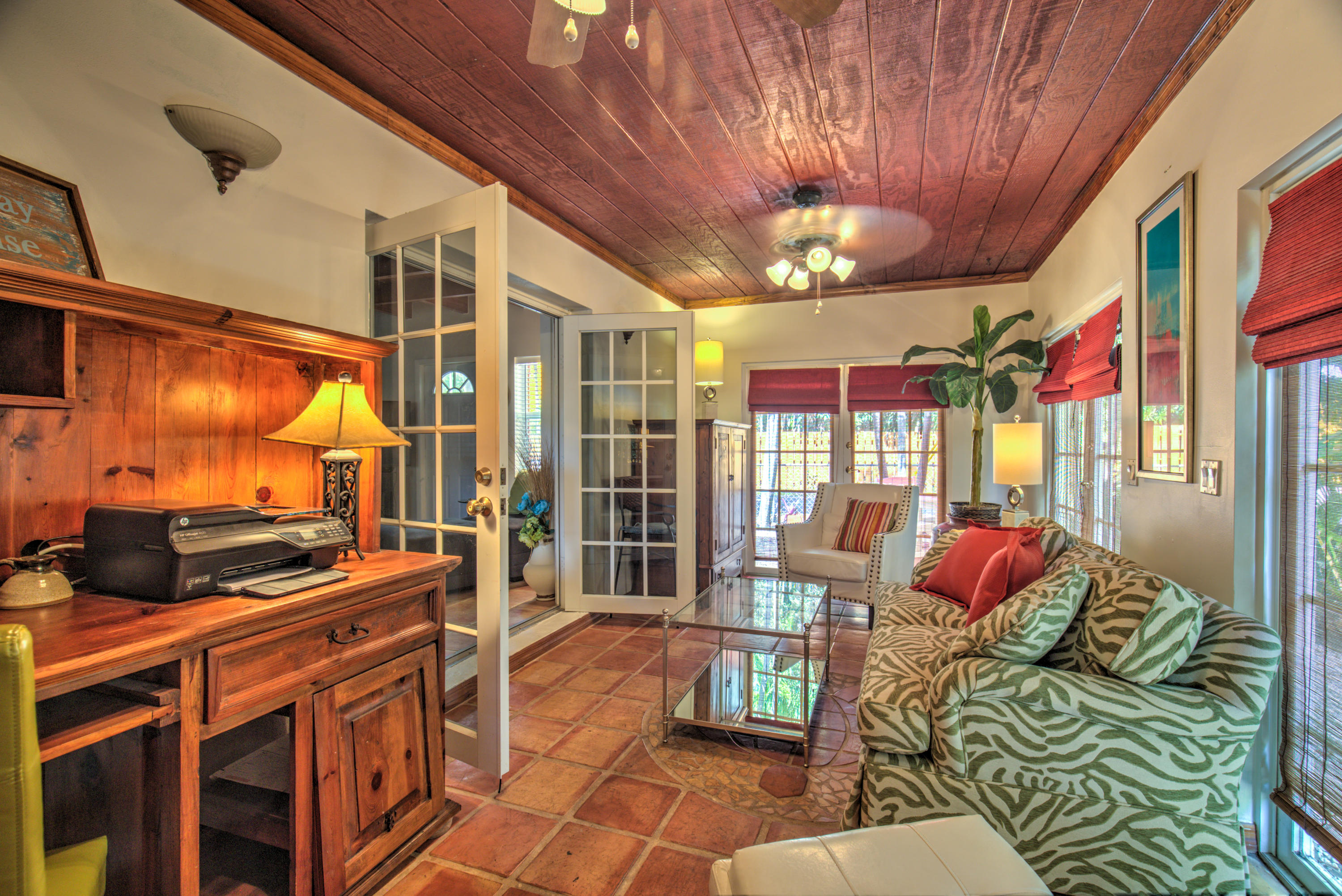 118 Poinsetta Drive Key Largo, FL 33037 - Photo 25 of 50 Living area 2 - 118 Poinsetta