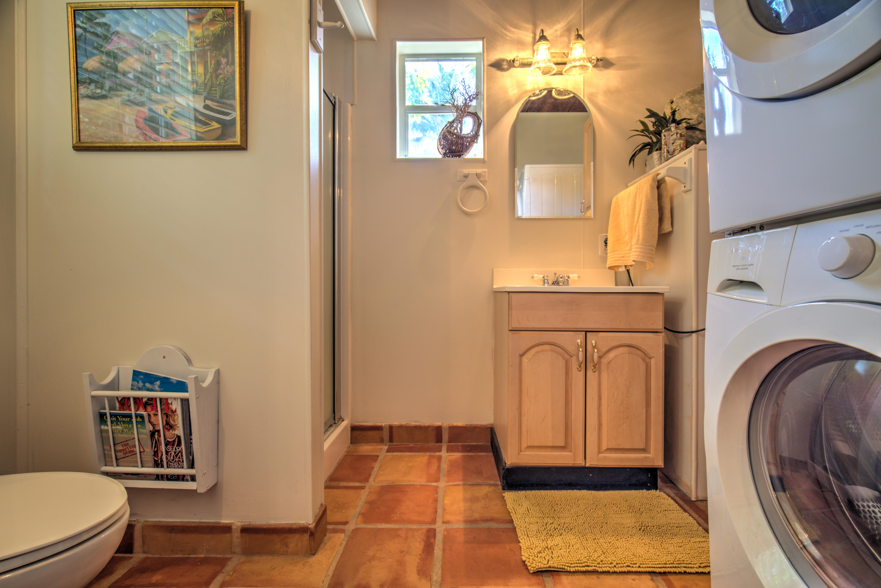 118 Poinsetta Drive Key Largo, FL 33037 - Photo 26 of 50 Bathroom 2 - 118 Poinsetta