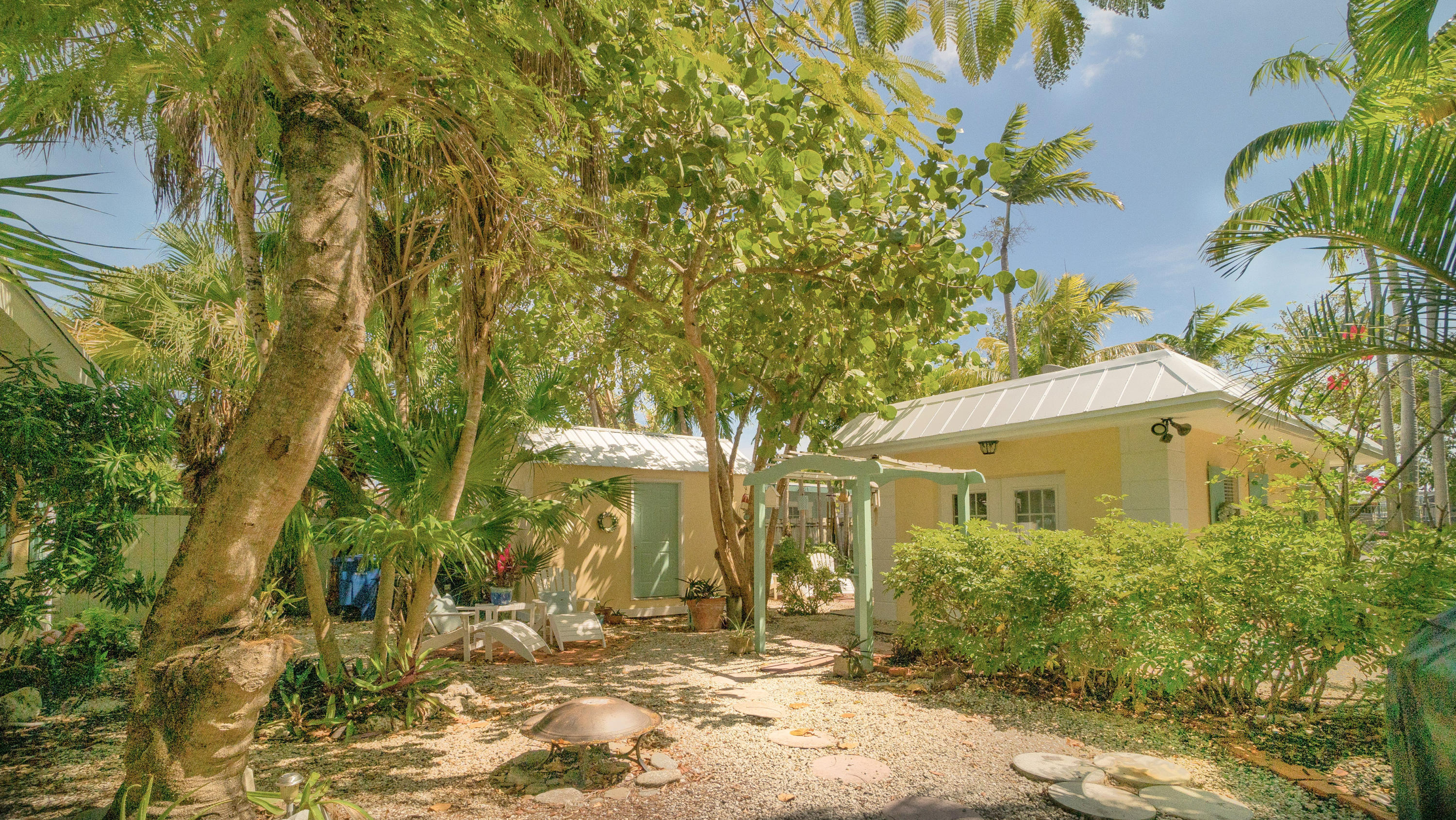 118 Poinsetta Drive Key Largo, FL 33037 - Photo 32 of 50 Studio Apartment & Storage Shed