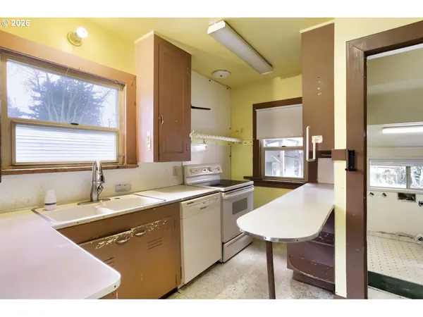 $300,000 | 3117 Southeast 157th Avenue, Portland, OR 97236