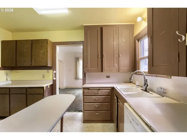 $300,000 | 3117 Southeast 157th Avenue, Portland, OR 97236