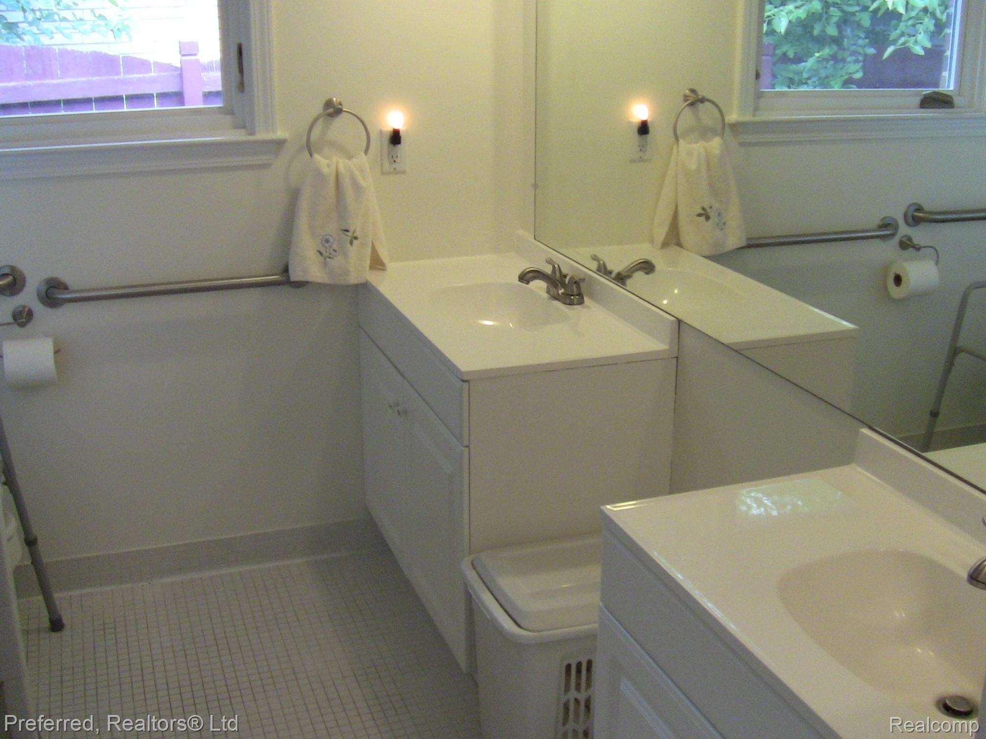 7430 Iron Gate Road Canton, MI 48187 - Photo 13 of 35 IMG_6390.JPG