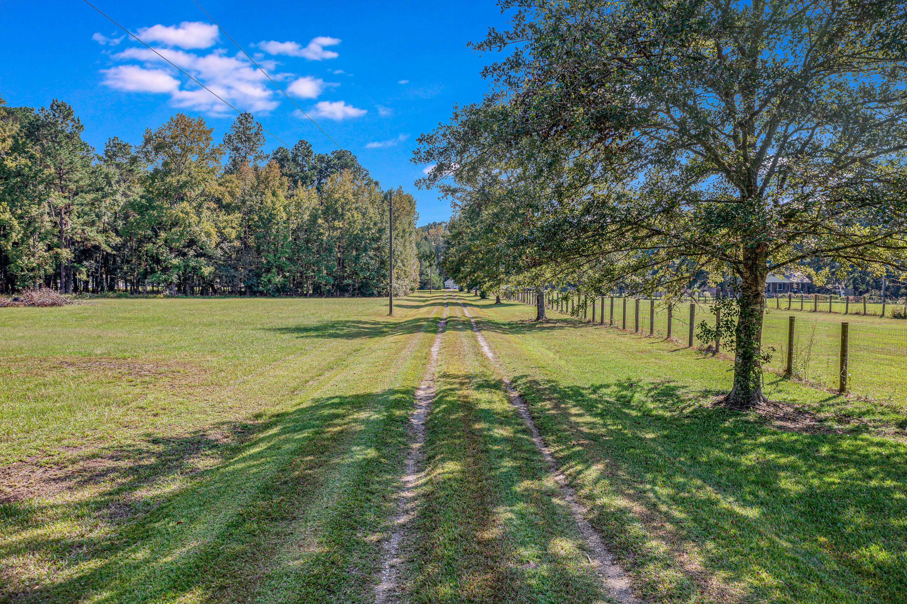 643 Whippoorwill Lane Ridgeville, SC 29472 - Photo 3 of 37 643WhippoorwillLn.MoodyBrandingBoutique-