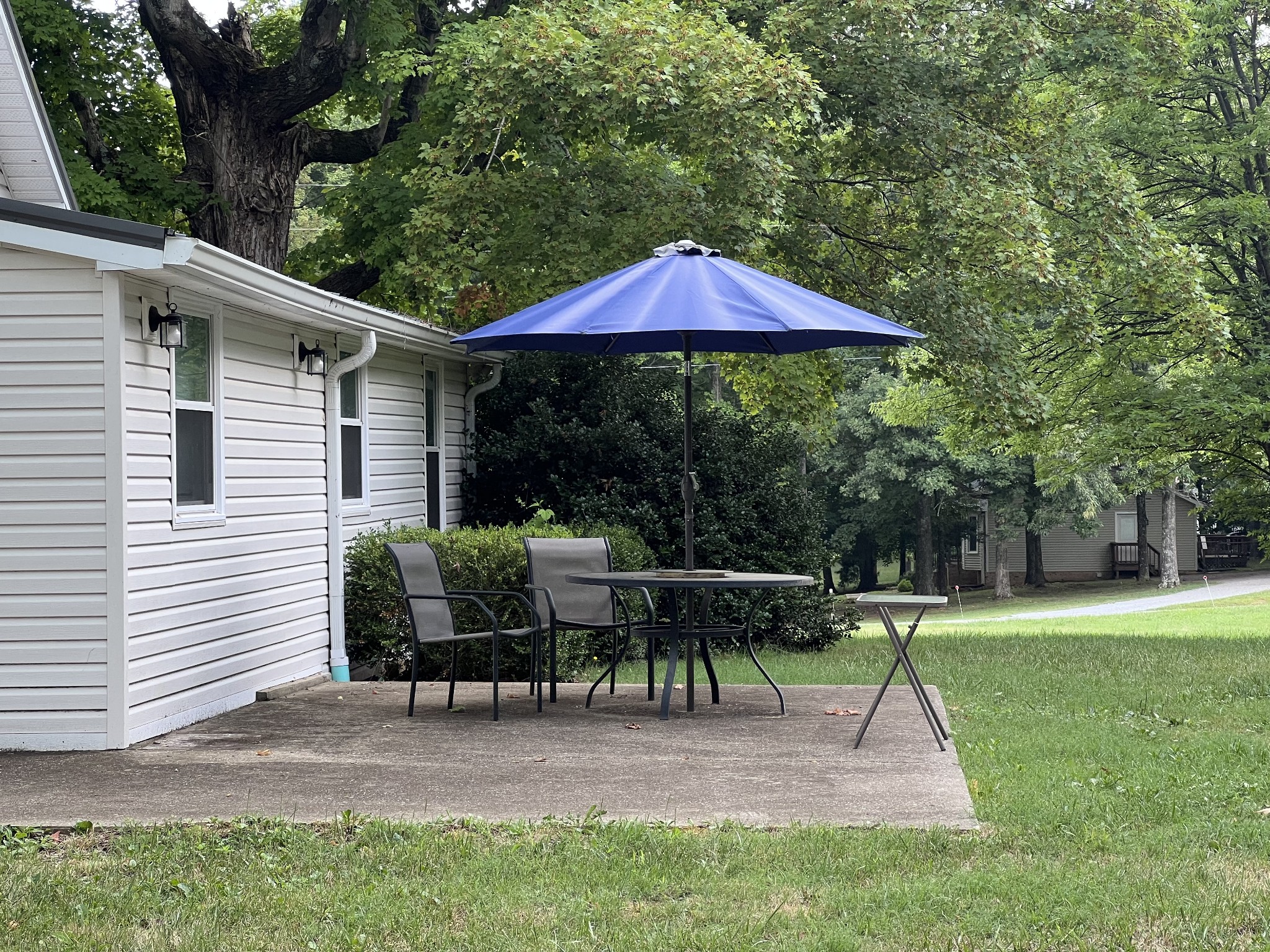 5034 Mt Zion Road Springfield, TN 37172 - Photo 5 of 22 a garden view with a seating space