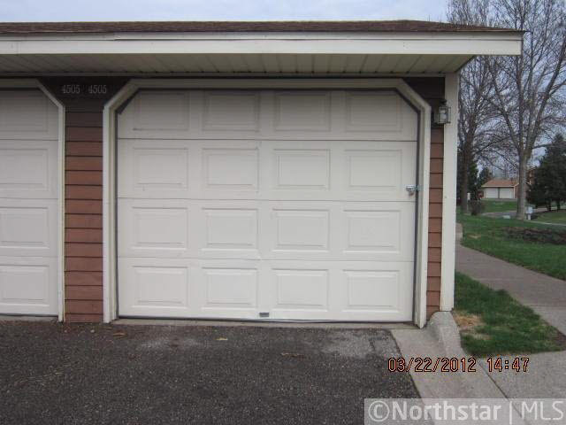 4505 Cinnamon Ridge Trail, Unit B Eagan, MN 55122 - Photo 8 of 11 Gallery Image 8