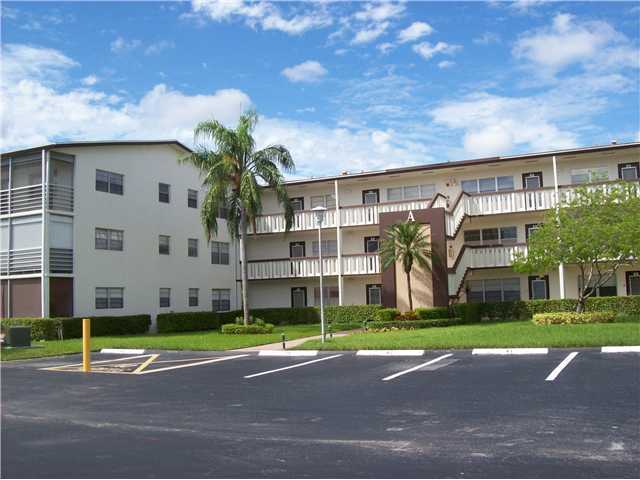 27 Suffolk A, Unit 27 Boca Raton, FL 33434 - Photo 1 of 7 Primary Photo