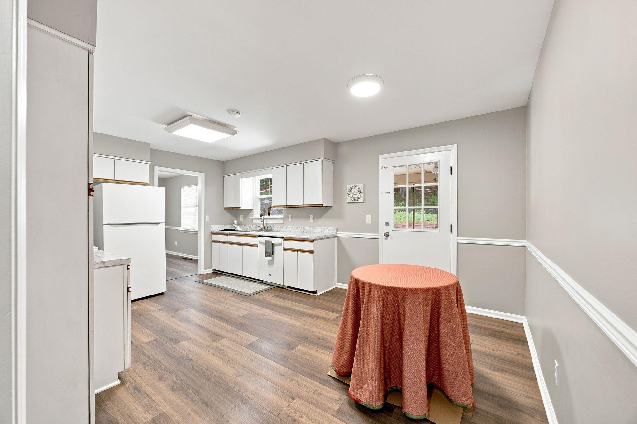 5614 Cold Springs Road Hixson, TN 37343 - Photo 9 of 36 Kitchen