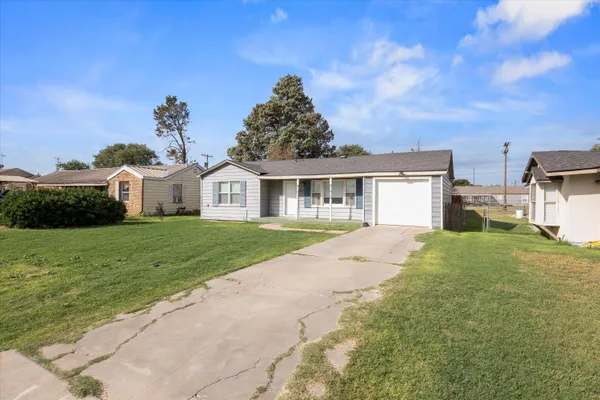 $170,000 | 603 Locust Street, Idalou, TX 79329