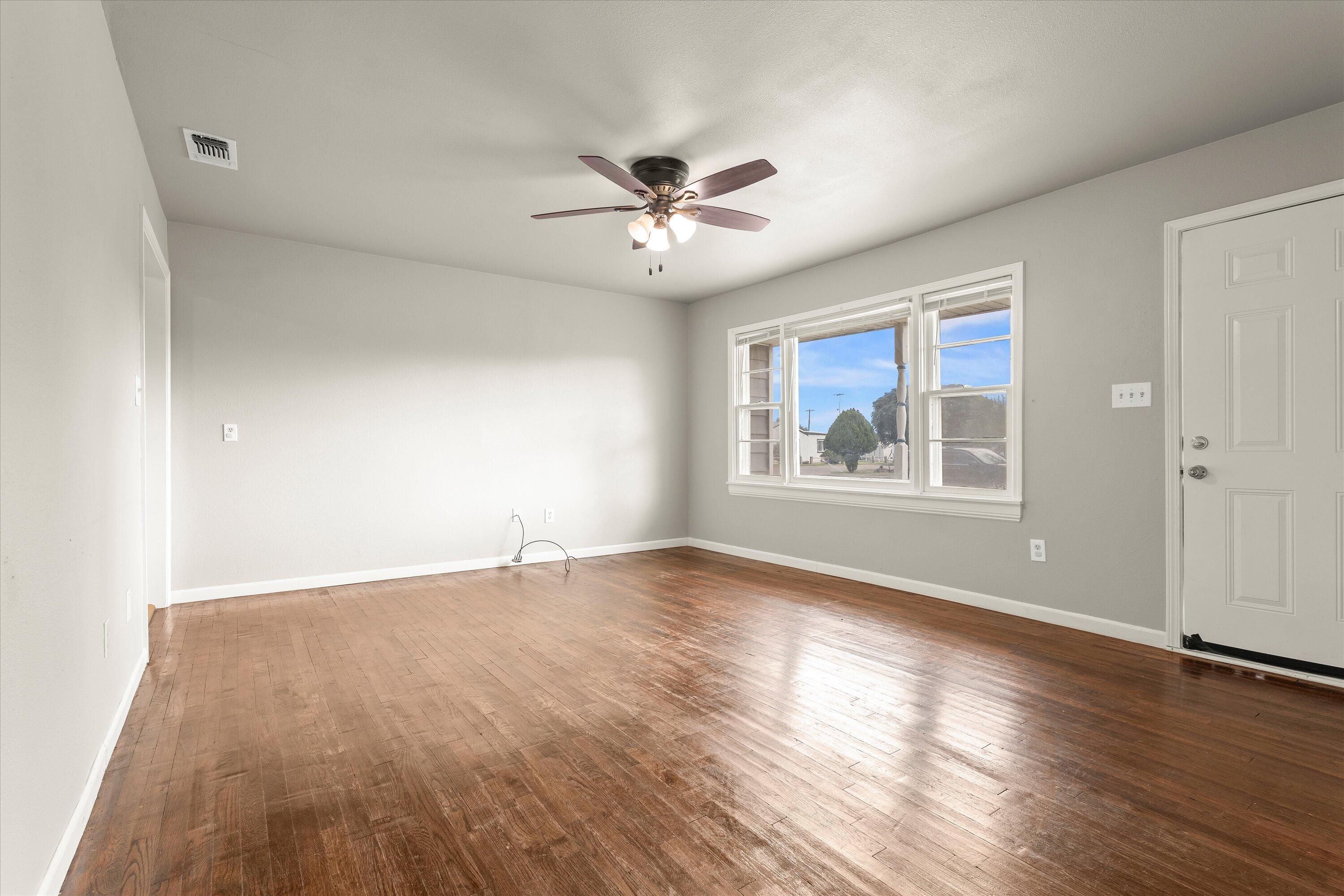 603 Locust Street Idalou, TX 79329 - Photo 4 of 28 04-603 Locust St
