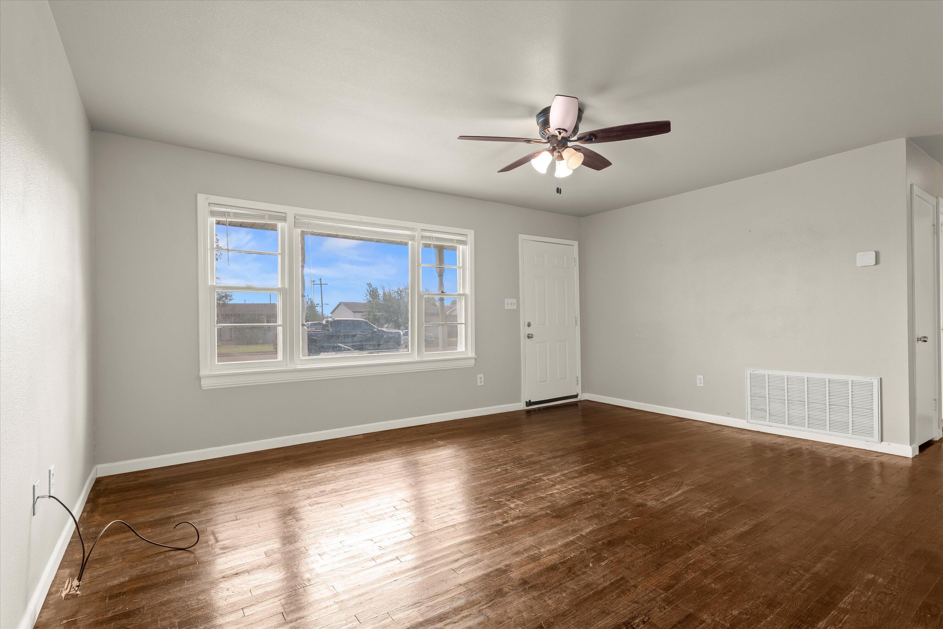 603 Locust Street Idalou, TX 79329 - Photo 5 of 28 05-603 Locust St