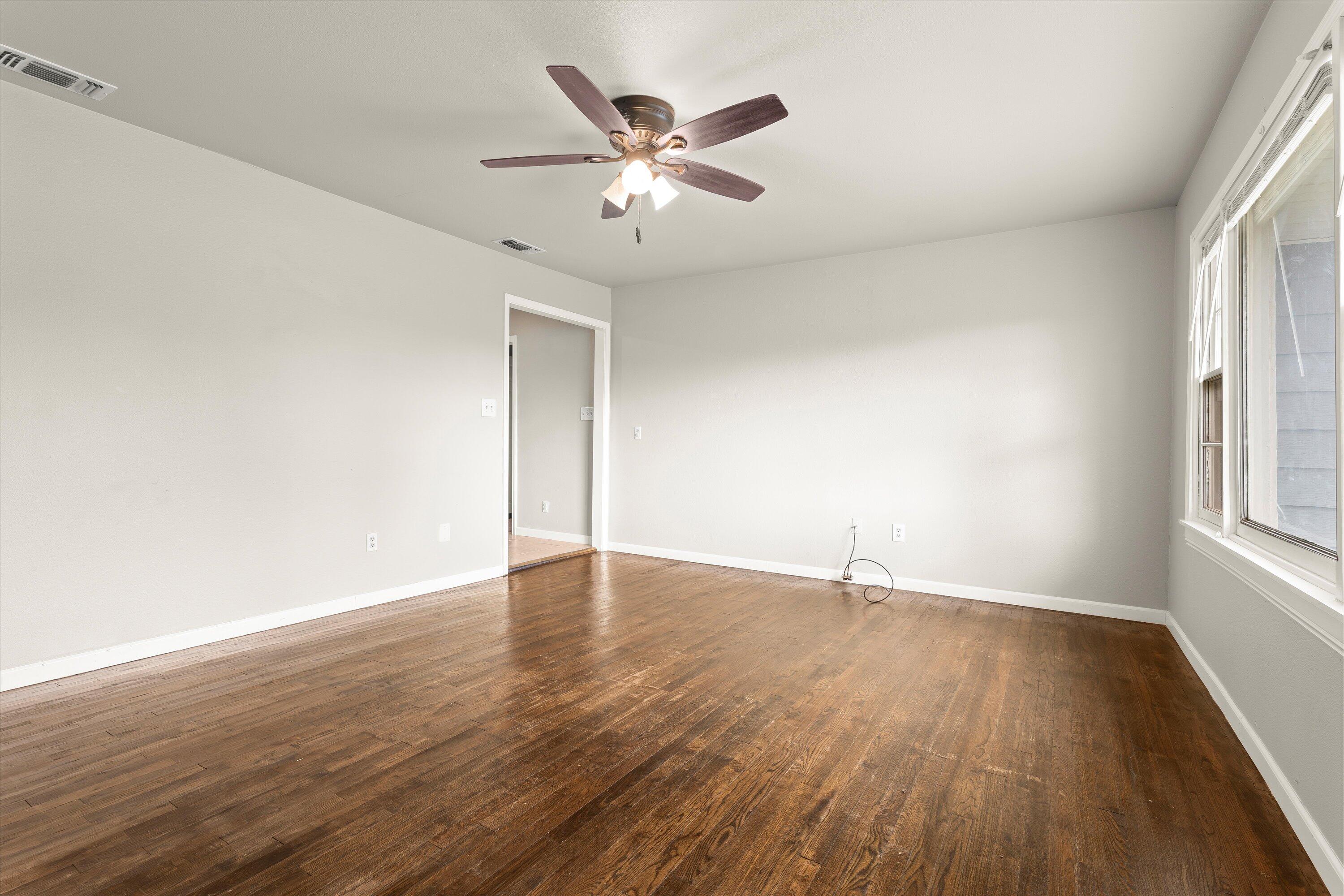 603 Locust Street Idalou, TX 79329 - Photo 7 of 28 07-603 Locust St