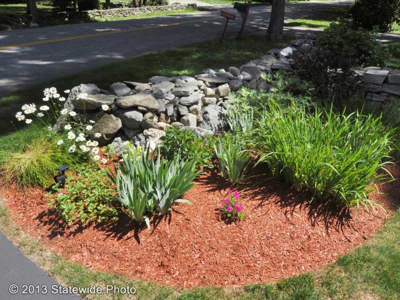 926 Middlebridge Road South Kingstown, RI 02879 - Photo 15 of 25 Yard/Garden.