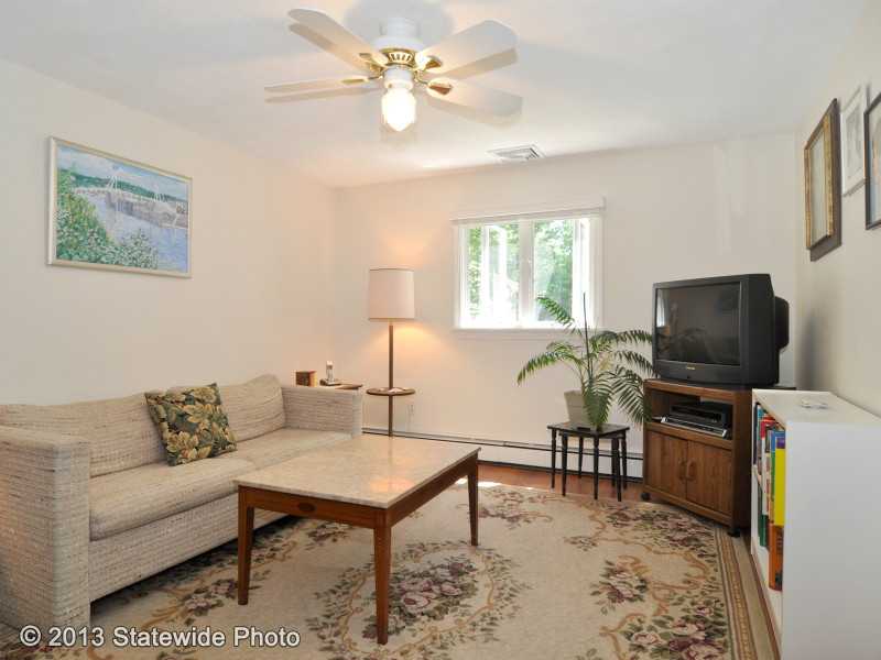 926 Middlebridge Road South Kingstown, RI 02879 - Photo 20 of 25 Den/Family/Great Room.