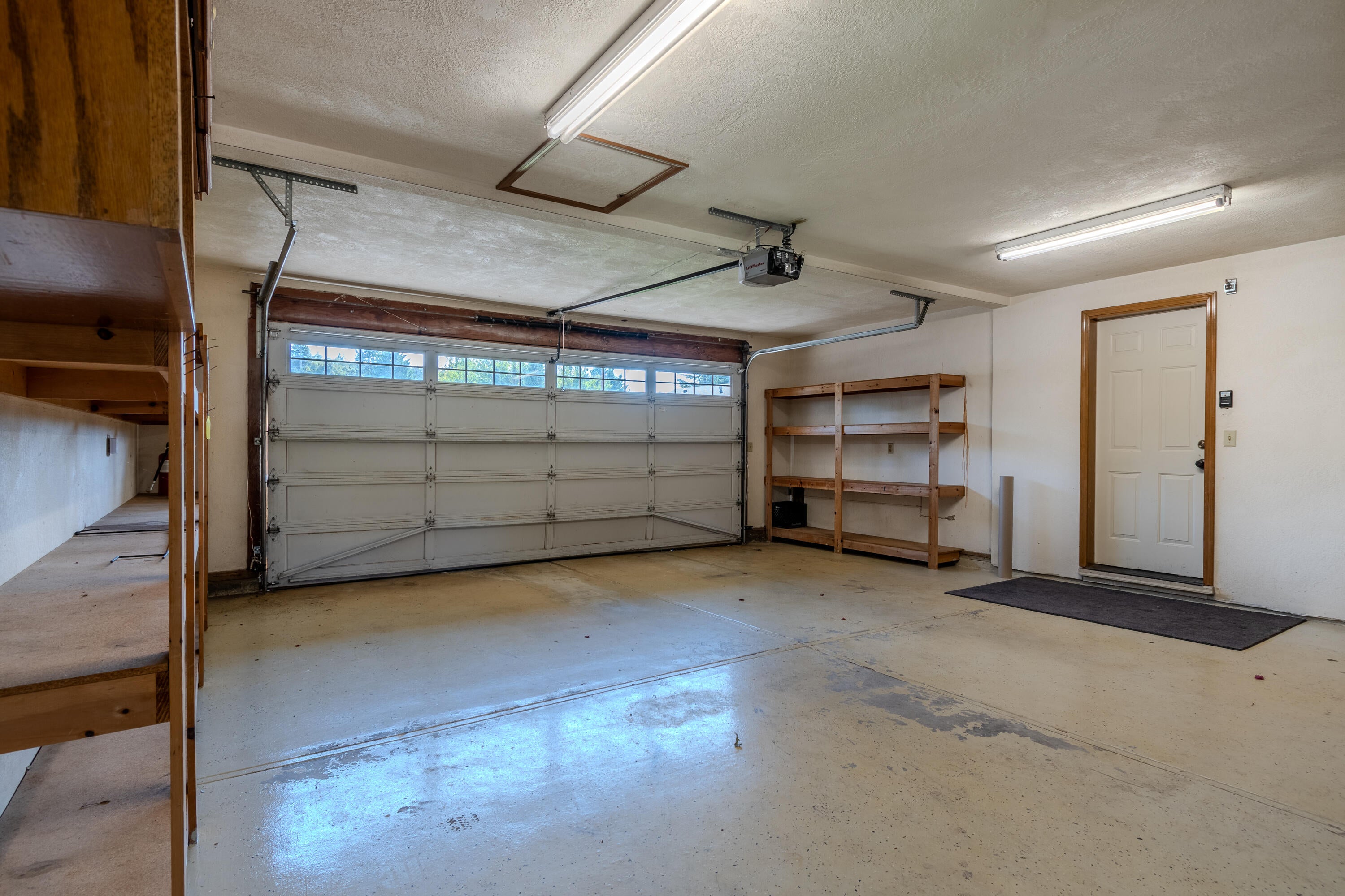 4239 Innsbruck Ridge Medford, OR 97504 - Photo 49 of 58 garage-1