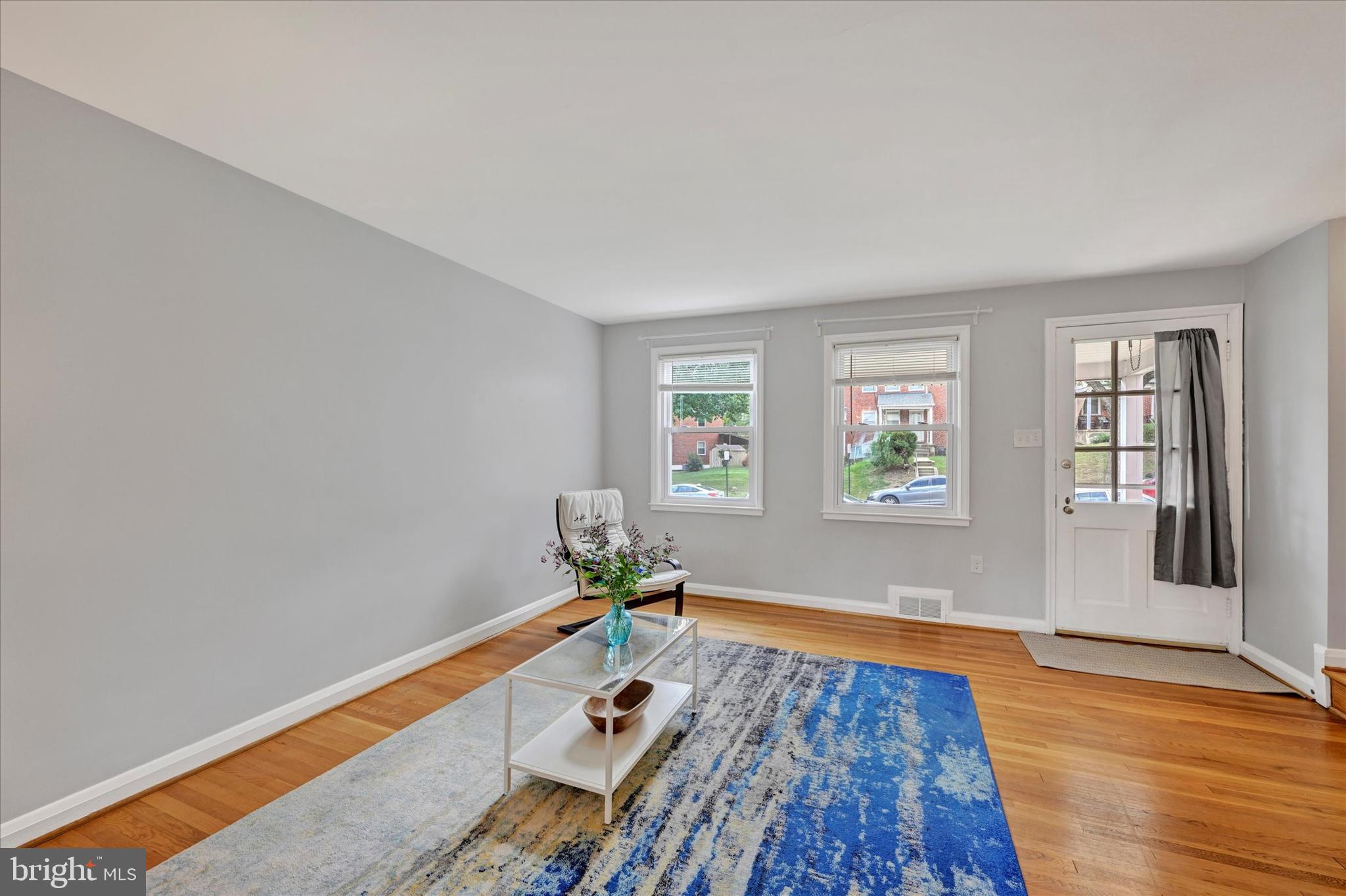 1536 Ramblewood Road Baltimore, MD 21239 - Photo 3 of 18 Living Room