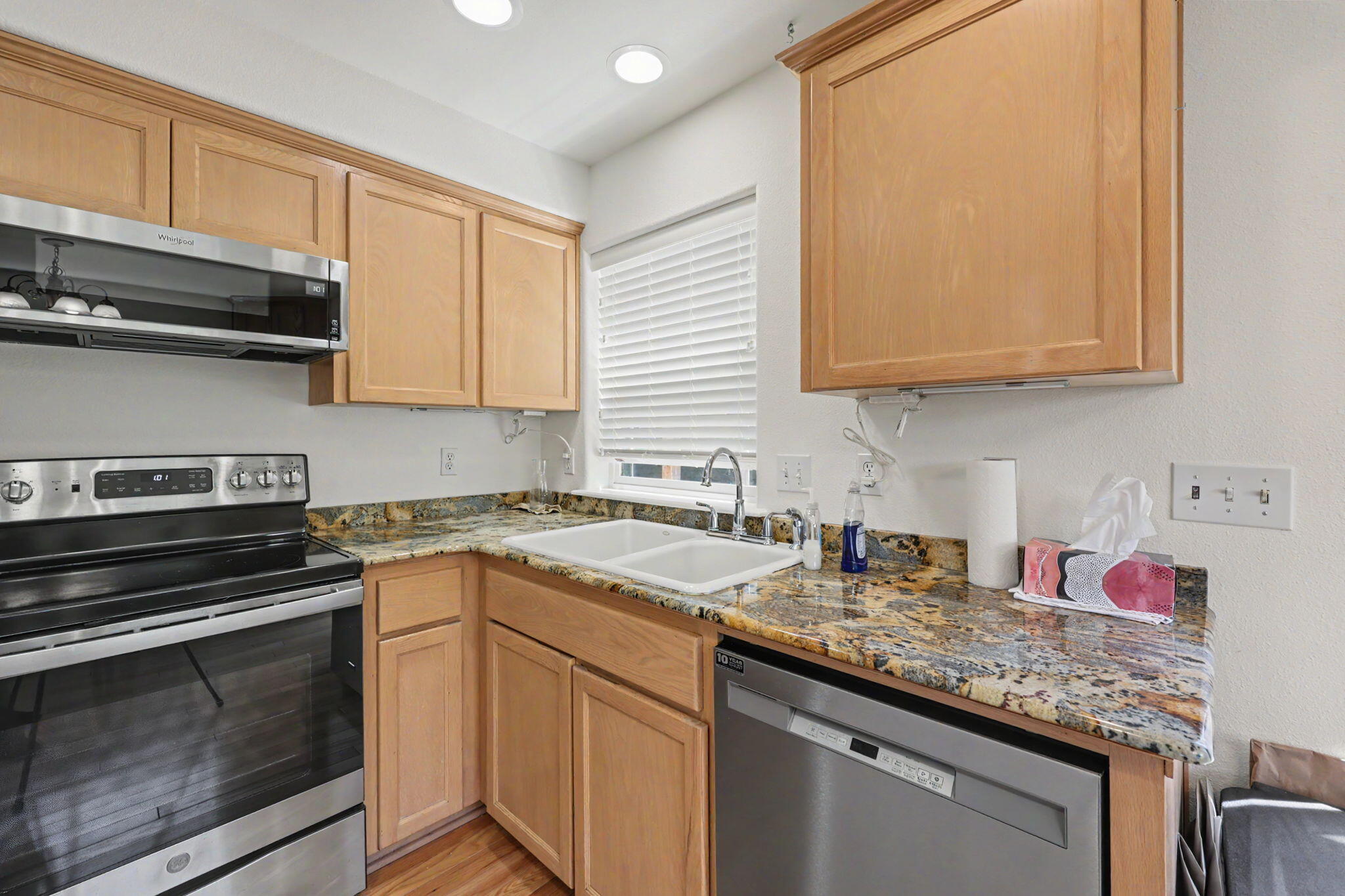 228 Talent Avenue, Unit 4 Talent, OR 97540 - Photo 12 of 23 Granite counter tops and stainless steel appliances included