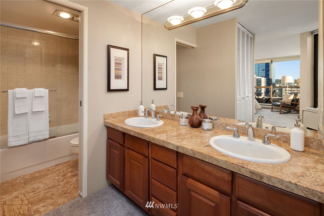 2201 3rd Avenue, Unit 2304 Seattle, WA 98121 - Photo 13 of 25