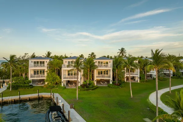 $3,800,000 | 82779 Old Highway, Unit 8, Islamorada, FL 33036