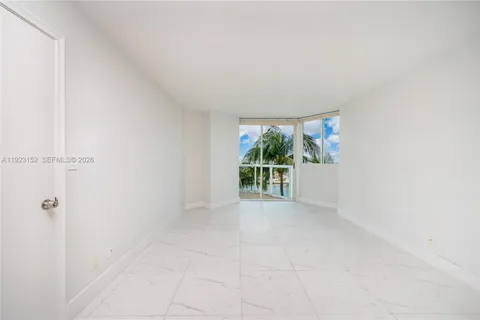 $675,000 | 3411 Indian Creek Drive, Unit 402, Miami Beach, FL 33140