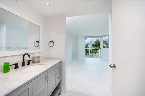 $675,000 | 3411 Indian Creek Drive, Unit 402, Miami Beach, FL 33140