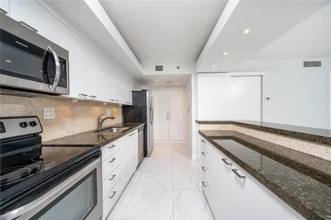 $675,000 | 3411 Indian Creek Drive, Unit 402, Miami Beach, FL 33140