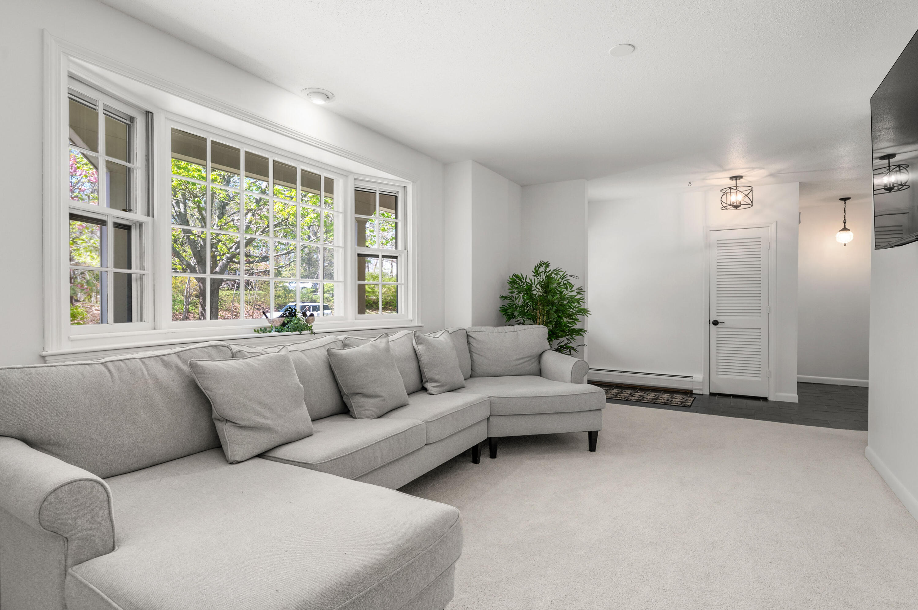 32 Dorcas Drive Barnstable, MA 02630 - Photo 8 of 39 Living Rm 1