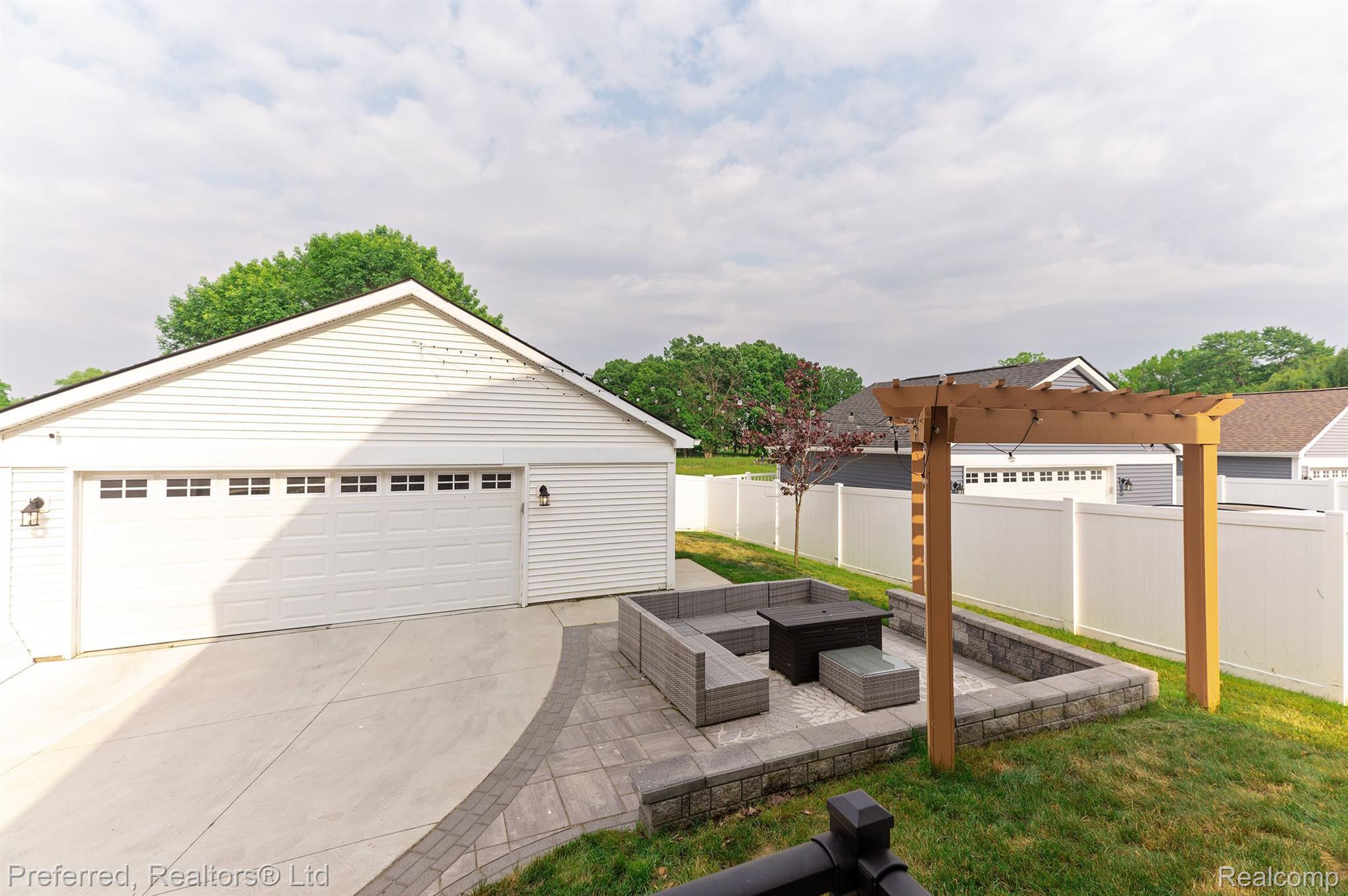 4280 Kent Road Royal Oak, MI 48073 - Photo 4 of 48 Gallery Image 4