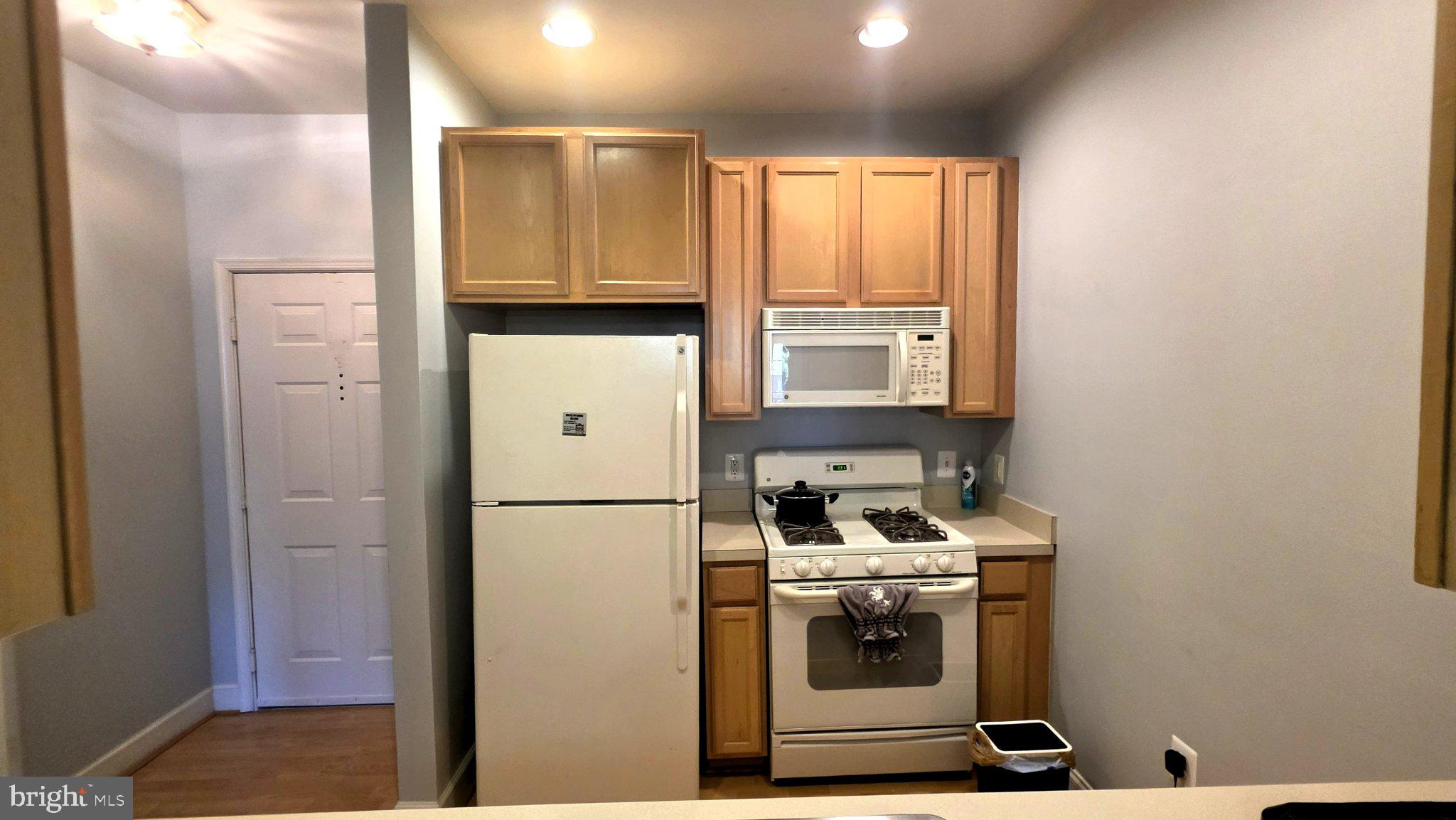 11924 Darnestown Road, Unit 204 Gaithersburg, MD 20878 - Photo 7 of 35 Gallery Image 7