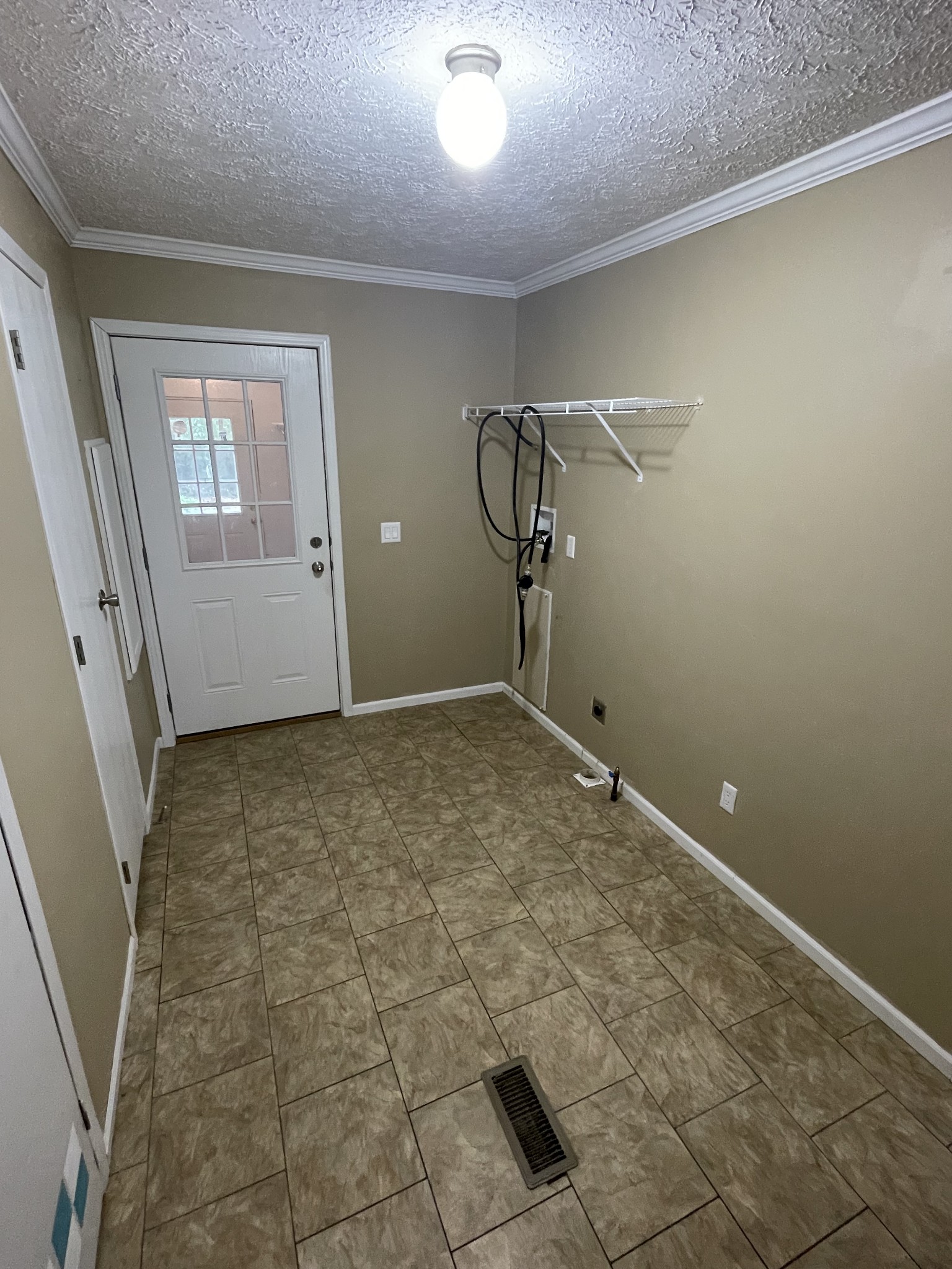 379 Dady Road McEwen, TN 37101 - Photo 34 of 34 a view of an empty room