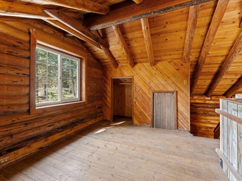 40060 Incline Drive Chiloquin, OR 97624 - Photo 13 of 26 a view of a room with a window