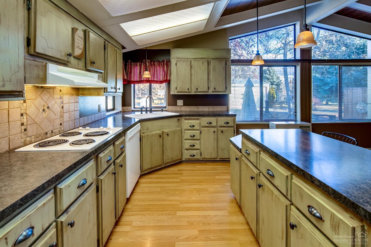 63420 Hamehook Road Bend, OR 97701 - Photo 12 of 25 Additional Photo