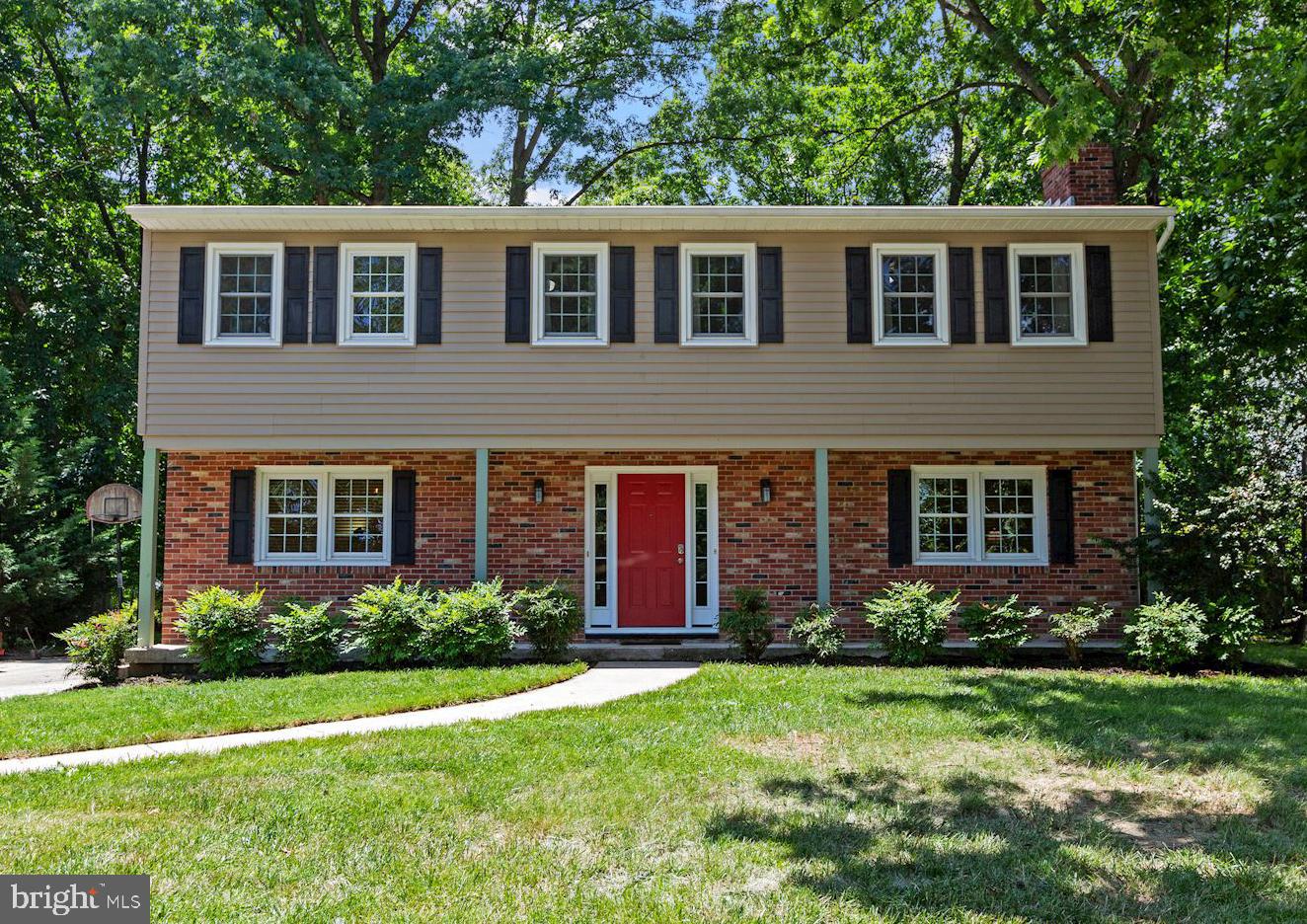 4614 Roundhill Road Ellicott City, MD 21043 - Photo 2 of 41 Gallery Image 2