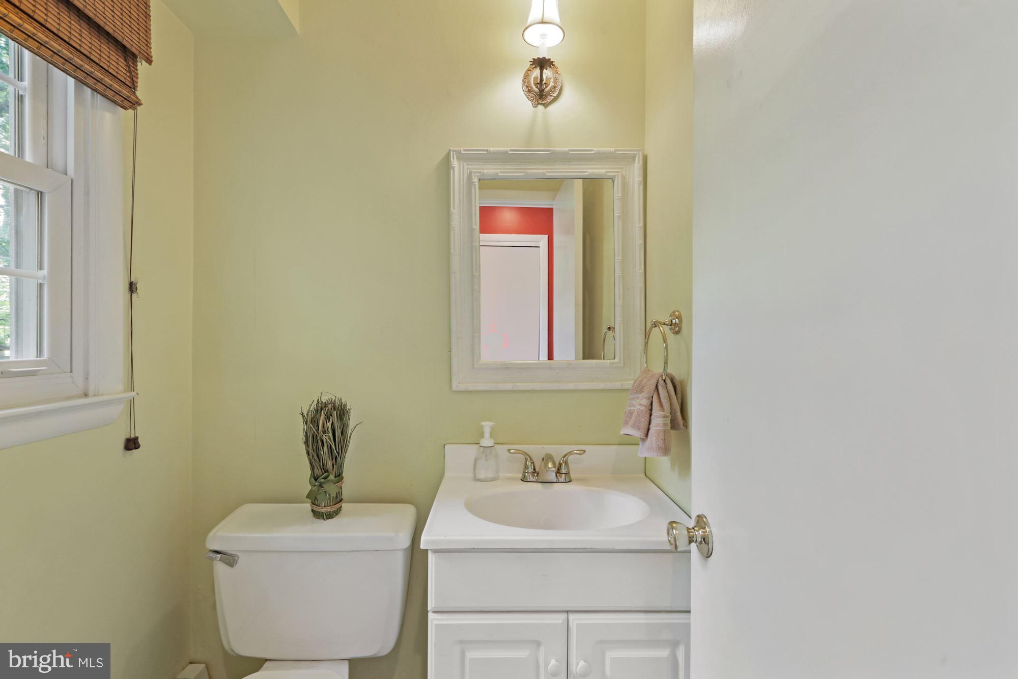 4614 Roundhill Road Ellicott City, MD 21043 - Photo 17 of 41 Gallery Image 17