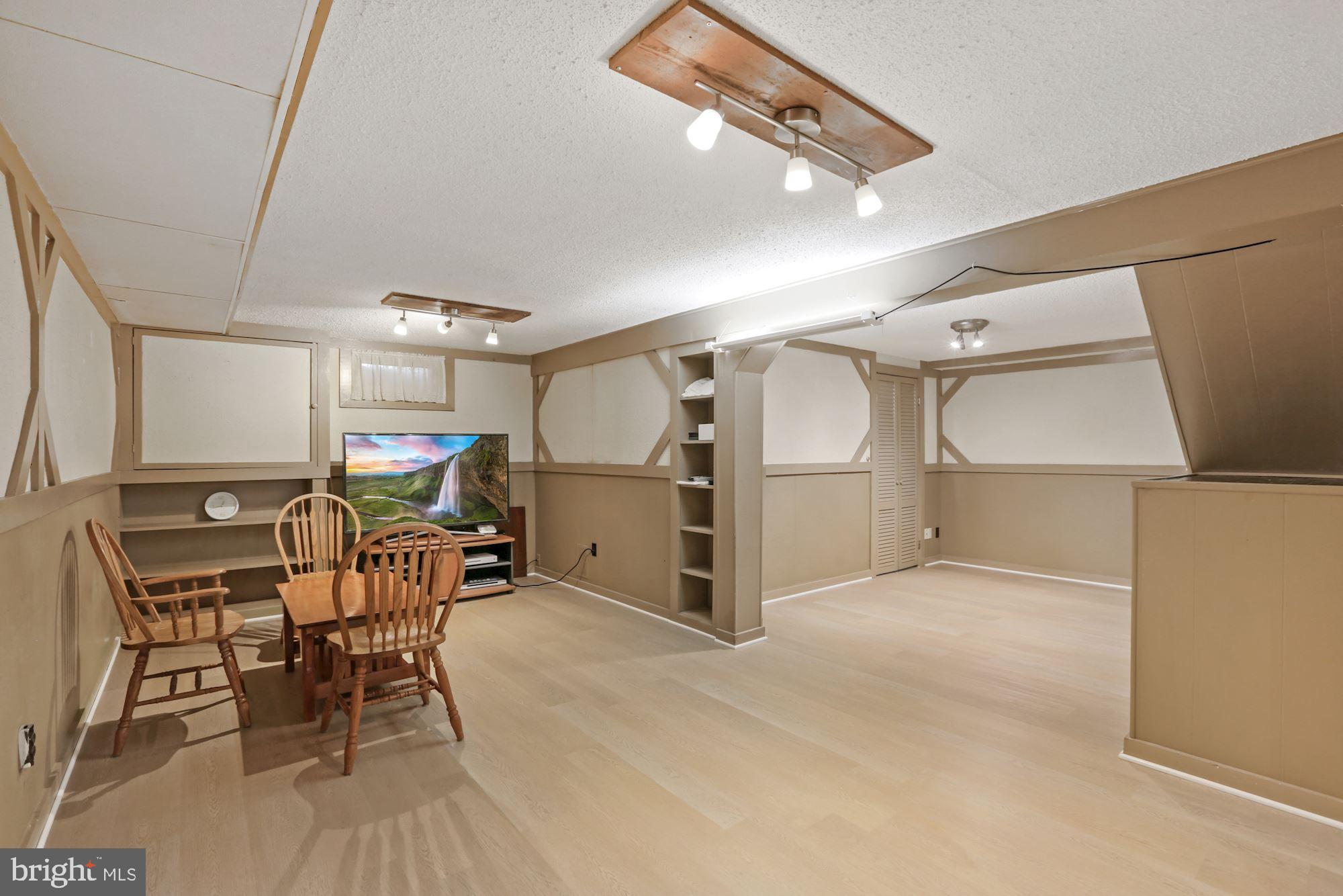4614 Roundhill Road Ellicott City, MD 21043 - Photo 29 of 41 Gallery Image 29