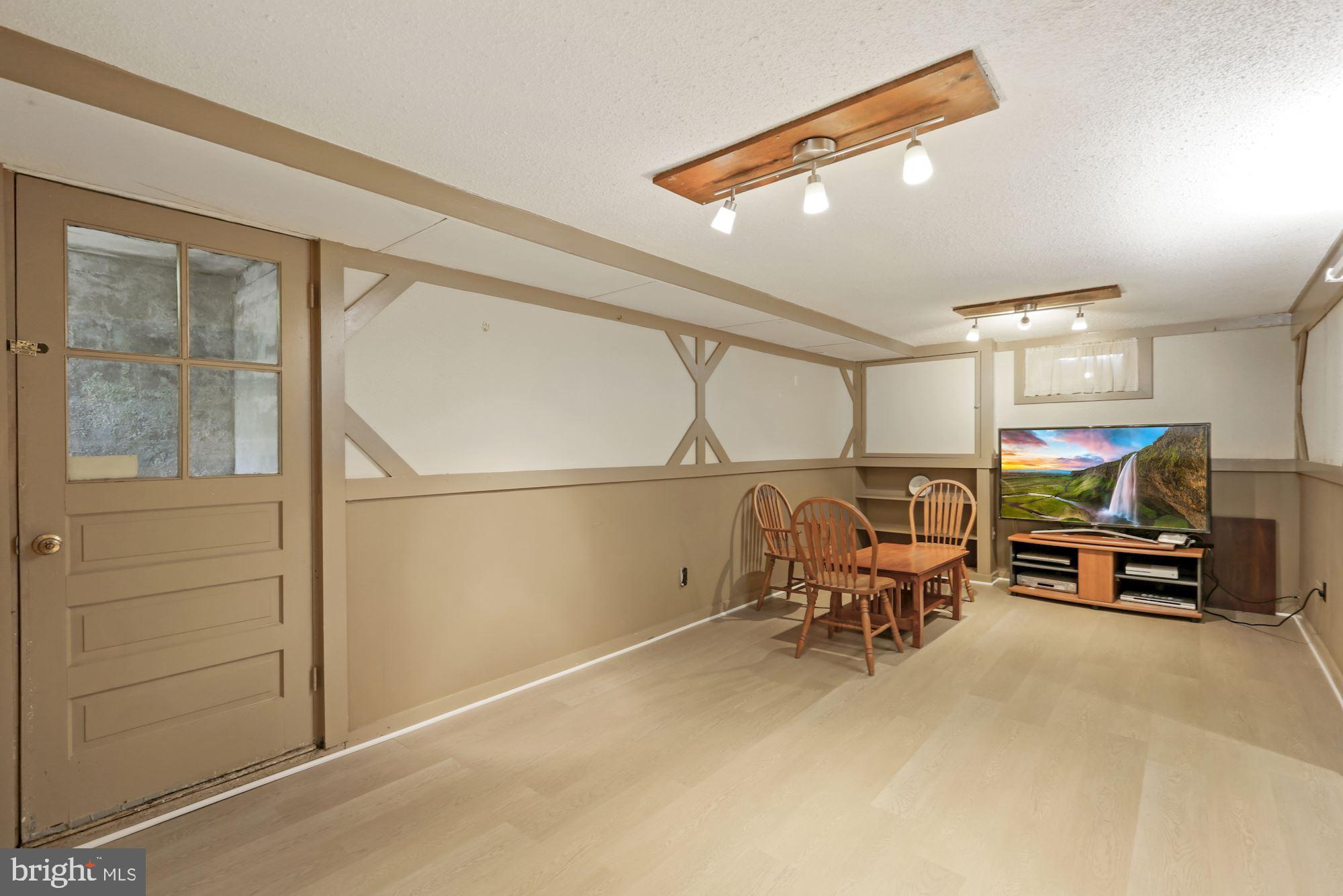 4614 Roundhill Road Ellicott City, MD 21043 - Photo 30 of 41 Gallery Image 30