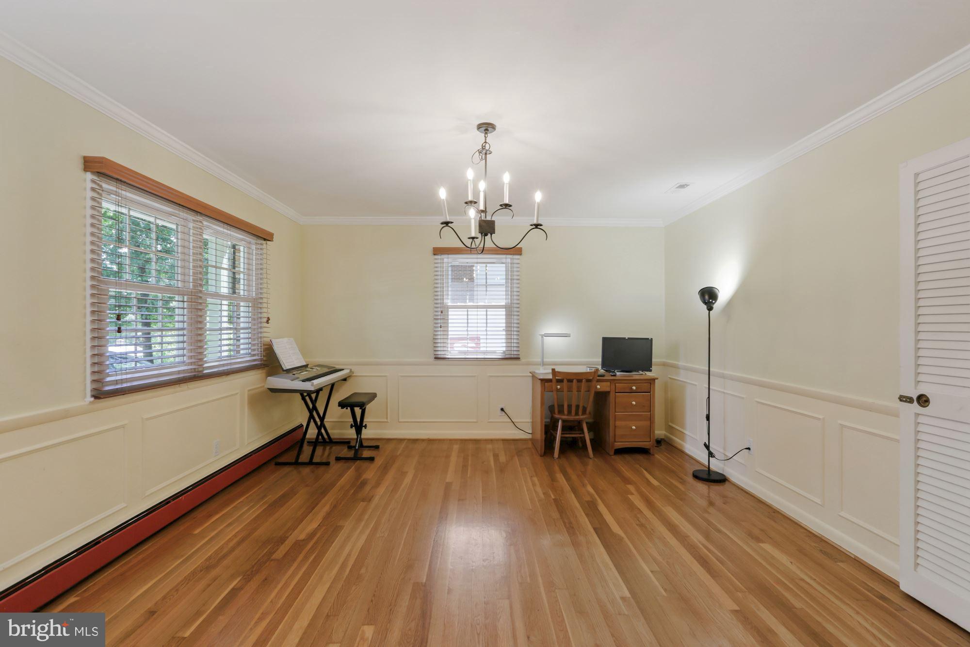 4614 Roundhill Road Ellicott City, MD 21043 - Photo 7 of 41 Gallery Image 7