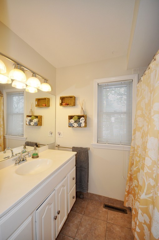 26 Harvard Road, Unit E Ayer, MA 01432 - Photo 9 of 12 Gallery Image 9