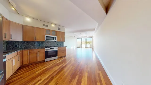 $1,218,000 | 346 Coney Island Avenue, Unit 601 | Windsor Terrace