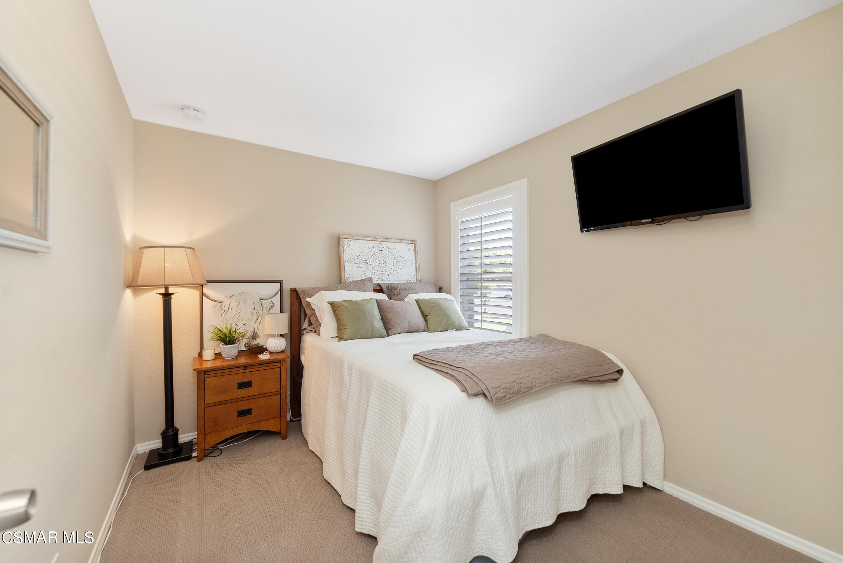 3923 Goodwin Avenue Simi Valley, CA 93063 - Photo 16 of 32 3923 Goodwin Ave Simi Valley-17