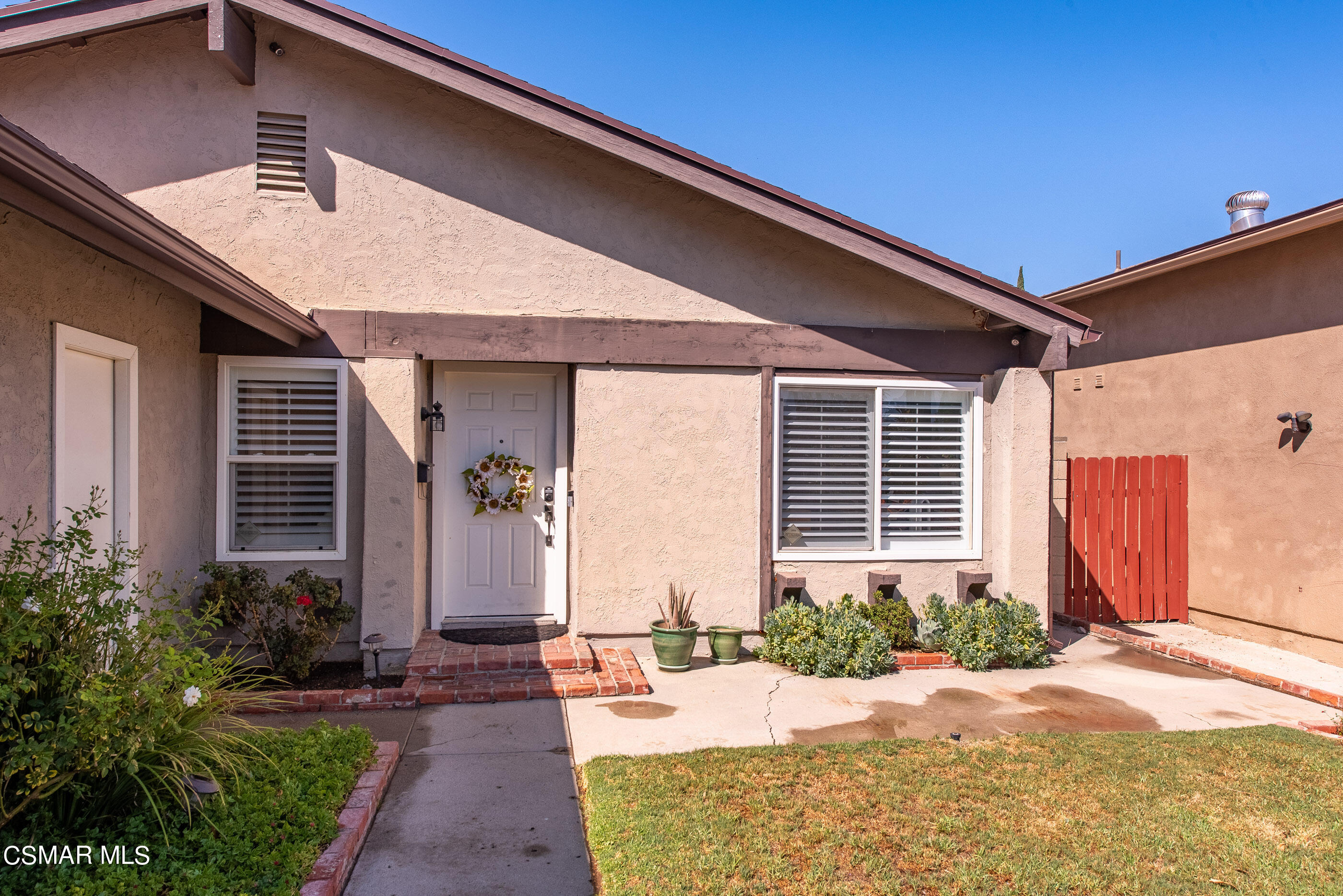 3923 Goodwin Avenue Simi Valley, CA 93063 - Photo 4 of 32 3923 Goodwin Ave Simi Valley-4