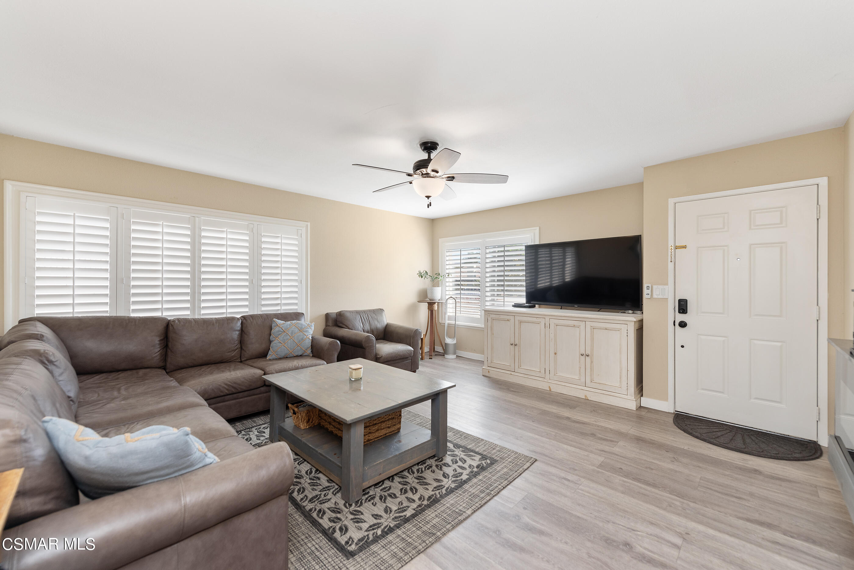 3923 Goodwin Avenue Simi Valley, CA 93063 - Photo 6 of 32 3923 Goodwin Ave Simi Valley-6