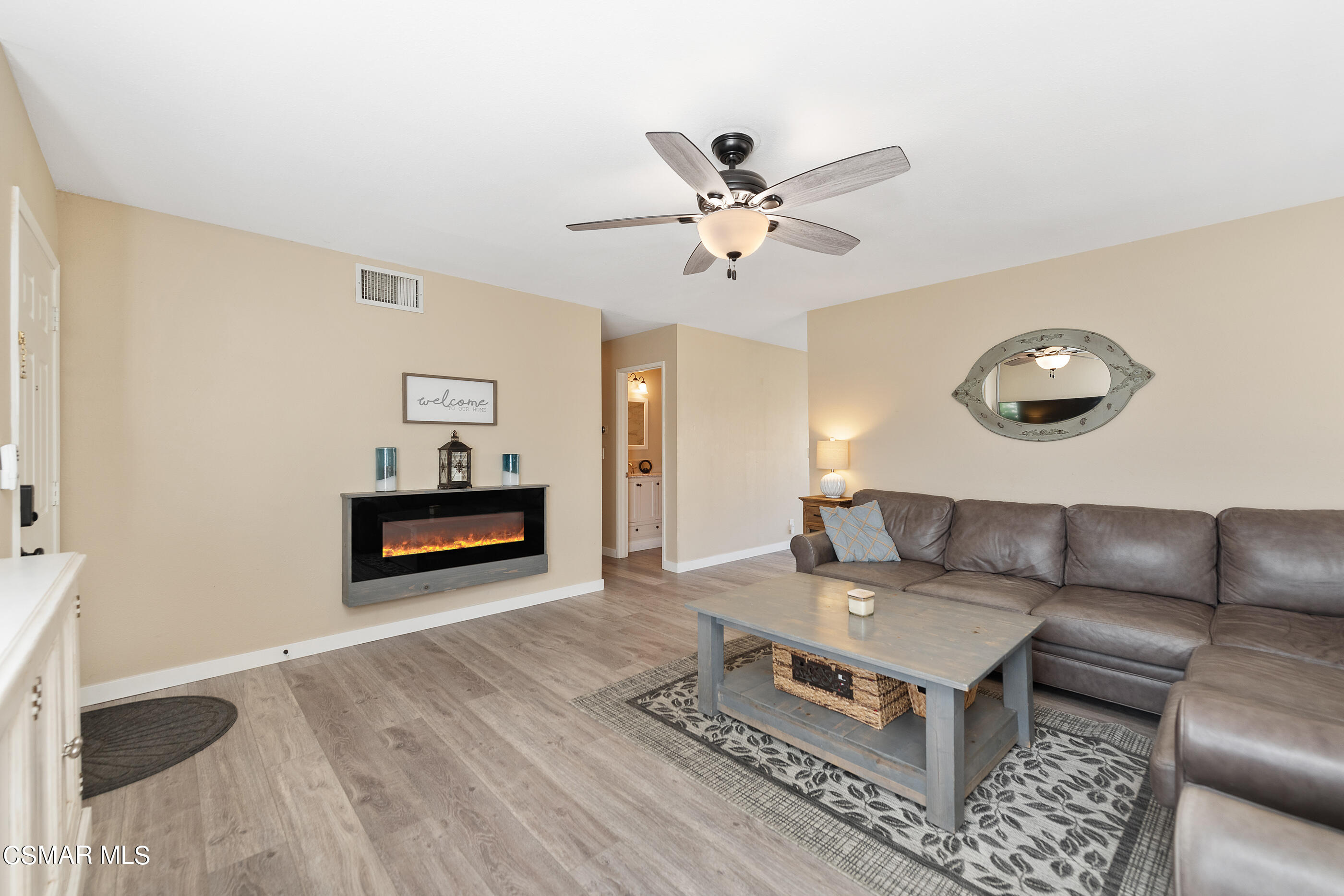 3923 Goodwin Avenue Simi Valley, CA 93063 - Photo 7 of 32 3923 Goodwin Ave Simi Valley-7